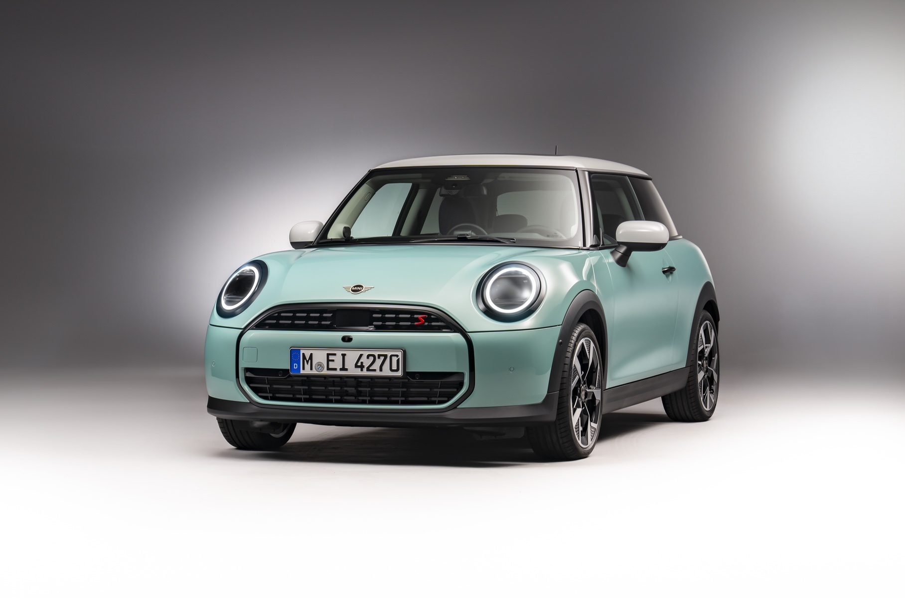 У нового MINI Cooper появилась топливная версия