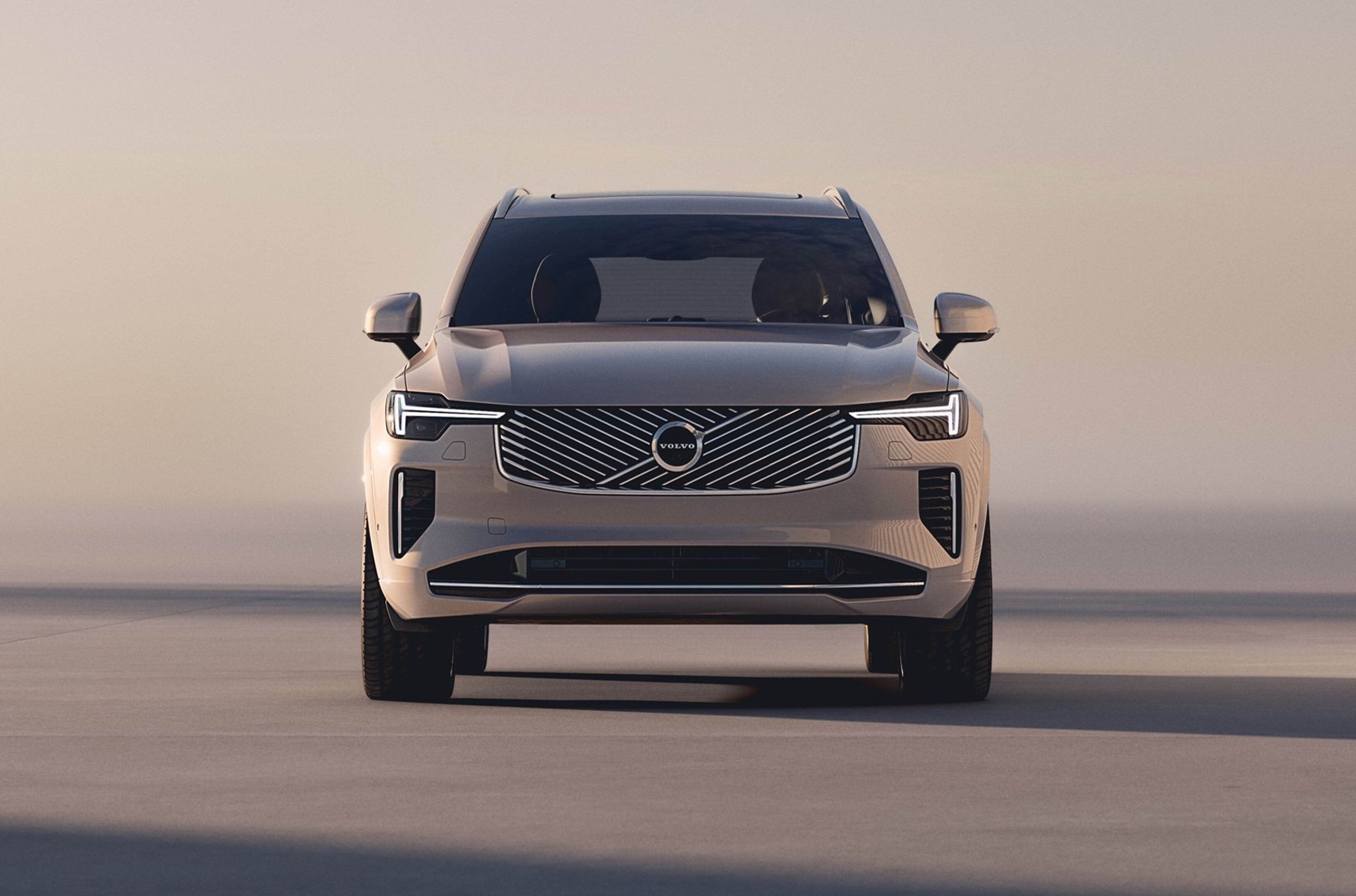 Компания Volvo еще раз обновила кроссовер XC90