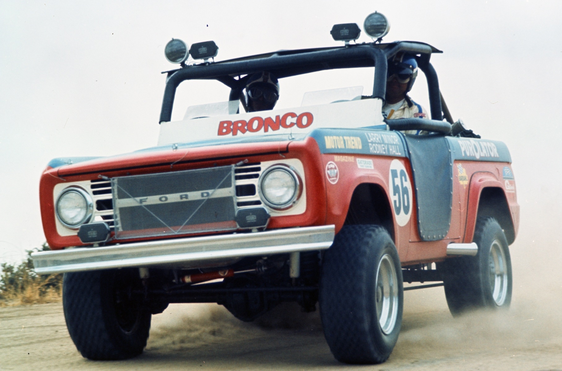 Компания Ford выпустила современную версию Baja Bronco из 1970-х