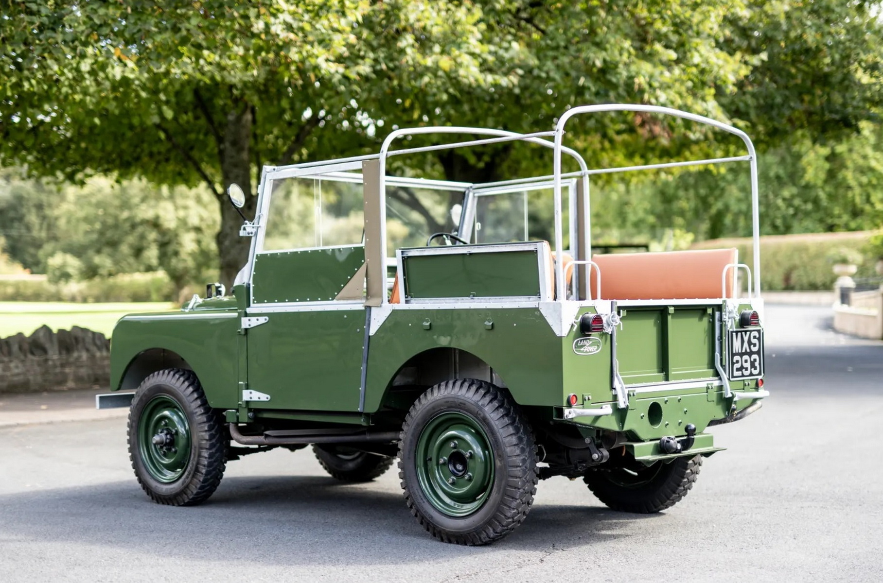 Land Rover возродил 73-летний вездеход Series I: его пустили с молотка